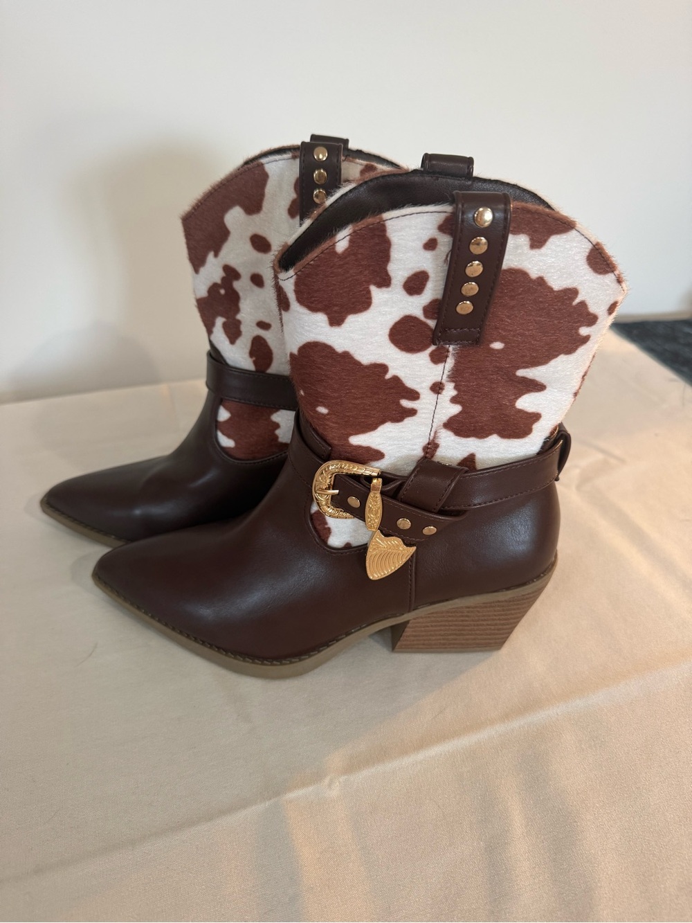 Western Cowhide Accent Ankle Boots in Brown and White size 8